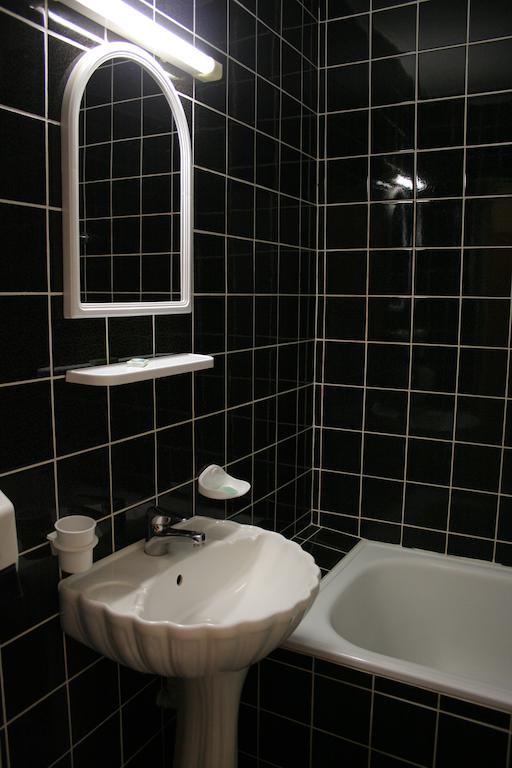 Hotel Merkur ミエルクレア＝チュク 部屋 写真