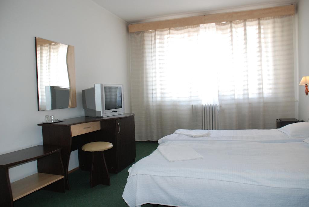 Hotel Merkur ミエルクレア＝チュク 部屋 写真