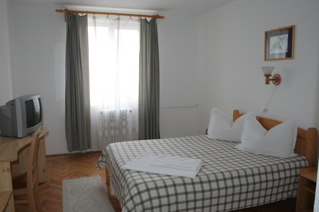 Hotel Merkur ミエルクレア＝チュク 部屋 写真