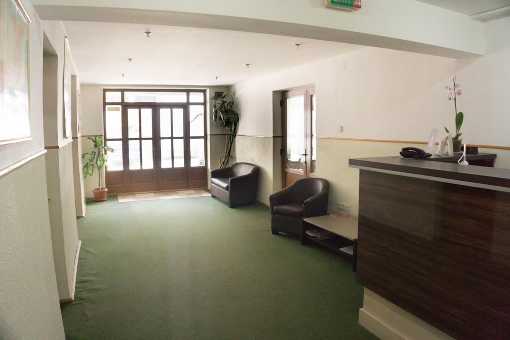Hotel Merkur ミエルクレア＝チュク エクステリア 写真
