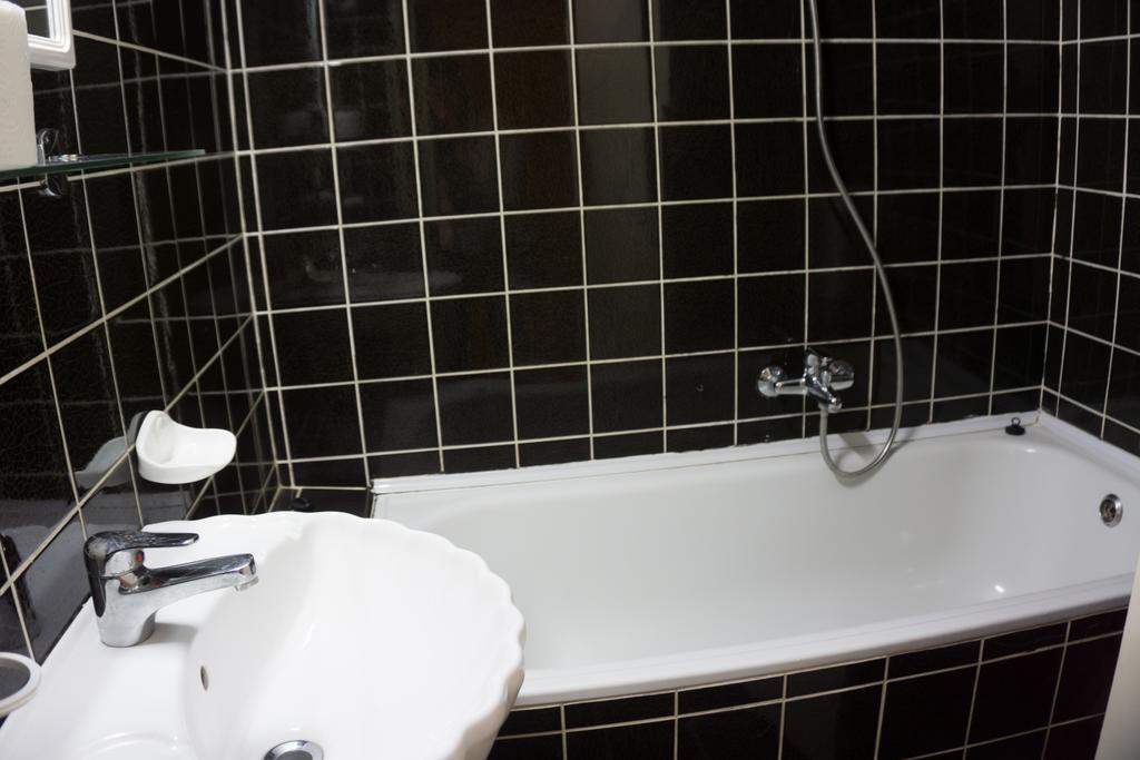 Hotel Merkur ミエルクレア＝チュク エクステリア 写真